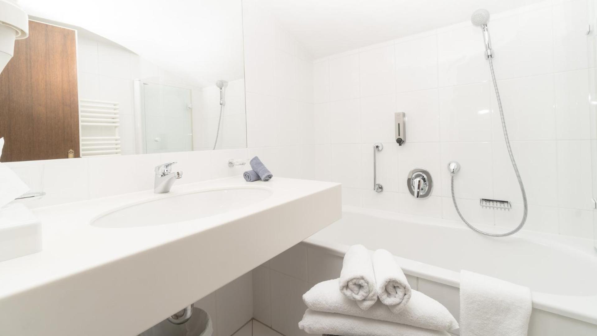 Boutique Hotel Olympia เซเฟลด์ อิน ทิโรล ภายนอก รูปภาพ
